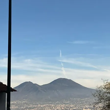 Rosemary S House-vomero, Metro &parking Lägenhet